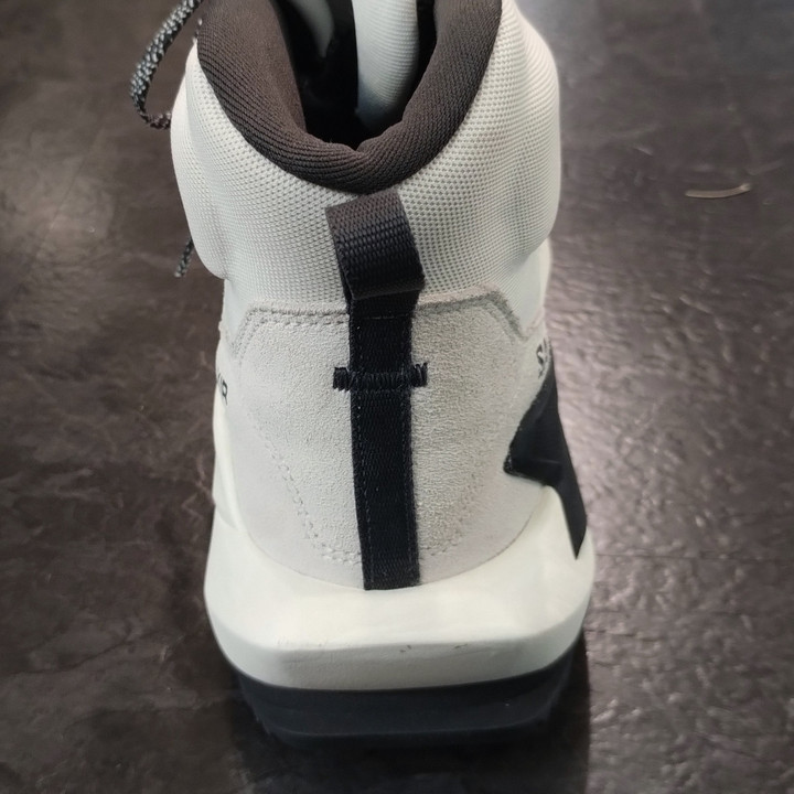 好日山荘 名古屋栄店 : SALOMON「ELIXIR MID GTX」