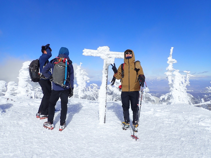 好日山荘 イオンモール東久留米店 : 雪山で輝くパフォーマンスと快適さ