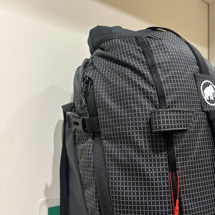 好日山荘 イオンモール東久留米店 : 雪山登山に！マムート
