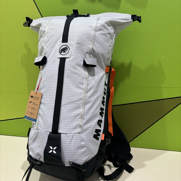 好日山荘 イオンモール東久留米店 : 雪山登山に!マムート 好日山荘 イオンモール東久留米店 : 雪山登山に!マムート