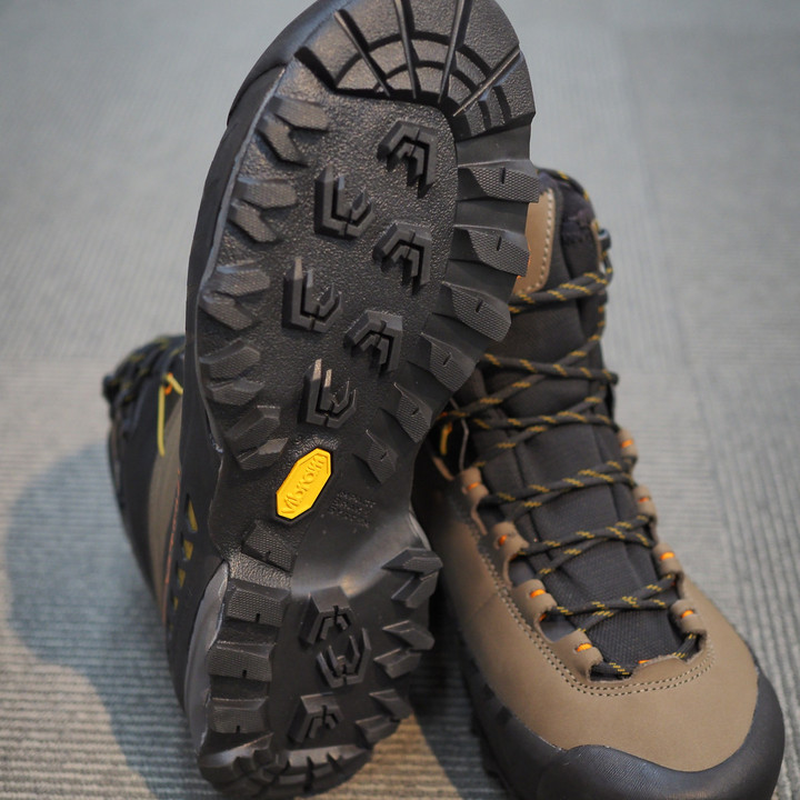 La のま Sportiva Kaptiva 38.5 カプティヴァラ スポルティバ