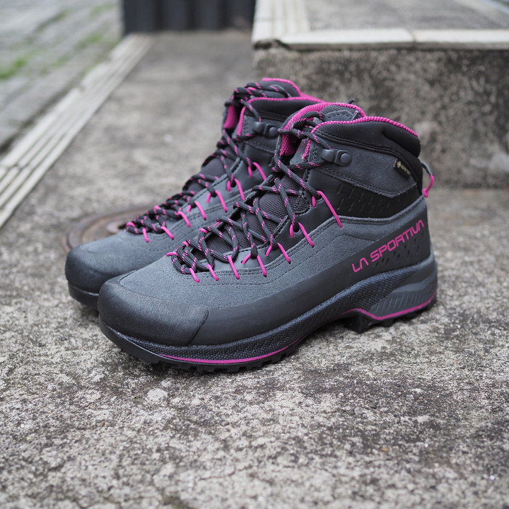 La Sportiva ボルダーX 42 登山靴 アプローチシューズ（スポルティバ 