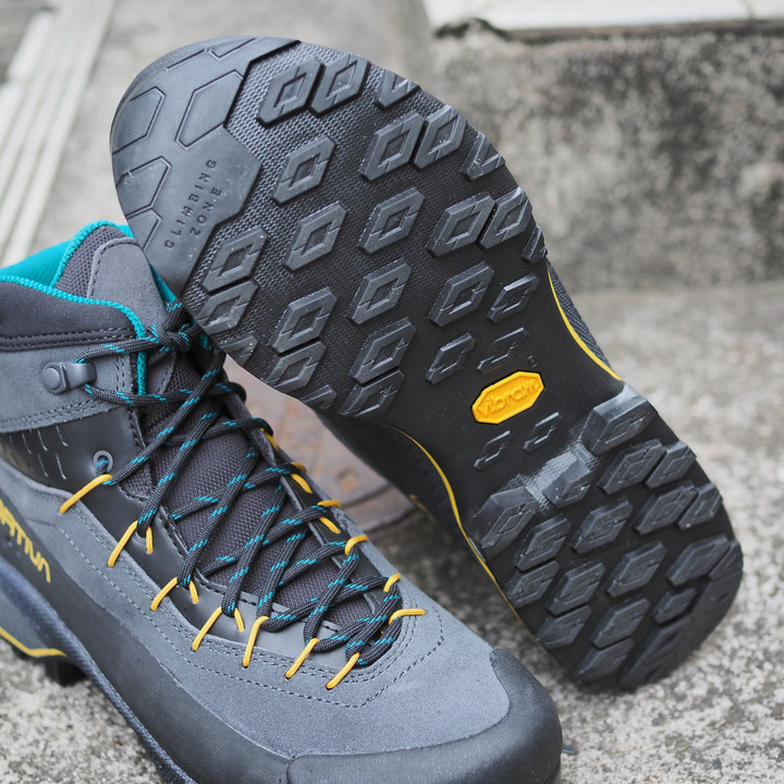 LA SPORTIVA - イボルブ   アグロ　　US8  値下げしました。 20%OFF】LA SPORTIVA(ラ・スポルティバ) SOLUTION COMP WOMAN
