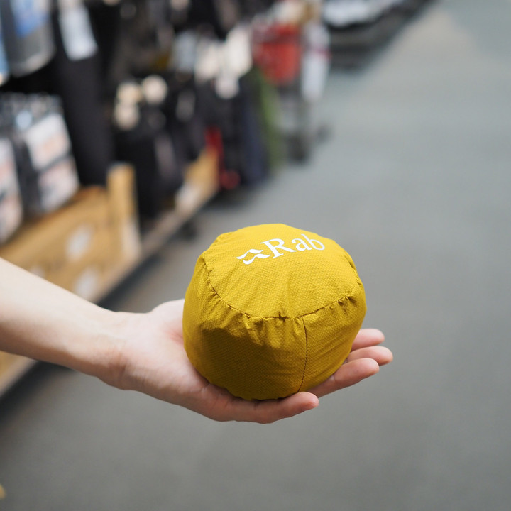 好日山荘 横浜西口店 : 超軽量レインウェア Rab/Phantom Pull-On