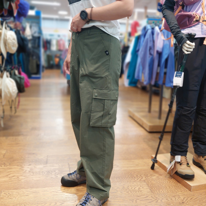 好日山荘 横浜西口店 : 山用カーゴパンツ