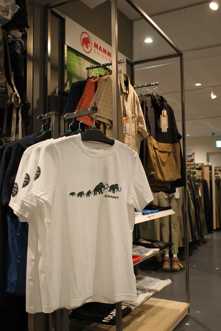 好日山荘 松本パルコ店 : 好日山荘100周年限定マムートＴシャツ発売中！