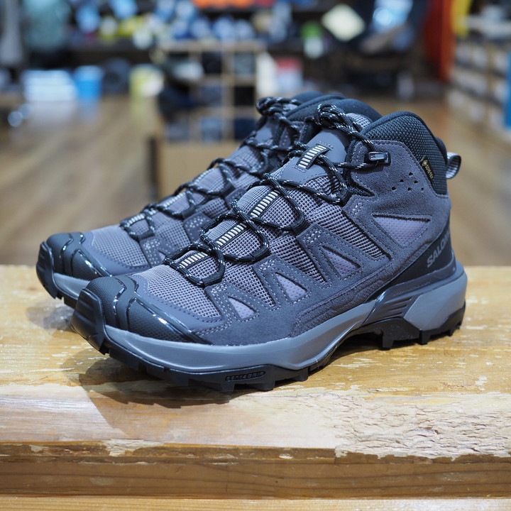 好日山荘 さいか屋横須賀店 : 軽快なハイキングシューズ SALOMON/X 
