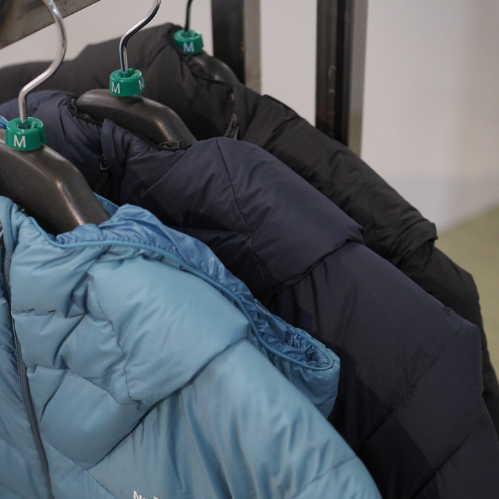 好日山荘 さいか屋横須賀店 : ダウンと化繊綿のハイブリッド TNF