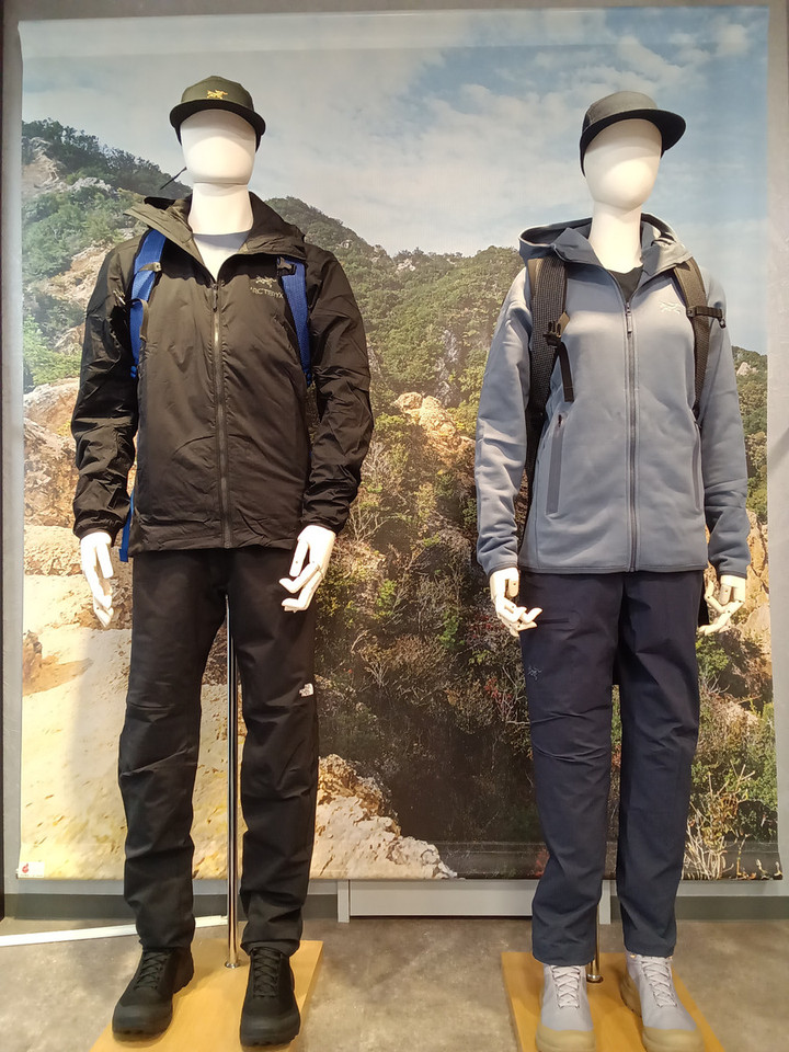 アークテリクス　マムート　アウターセット アークテリクスショルダーバッグ付き 好日山荘 センタープラザ神戸本店 : アークテリクス秋冬物入荷です