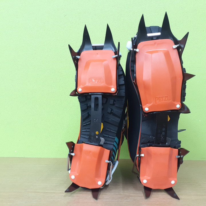 使用回数少なめ アイゼン ペツル イルビス レバーロック ユニバーサル