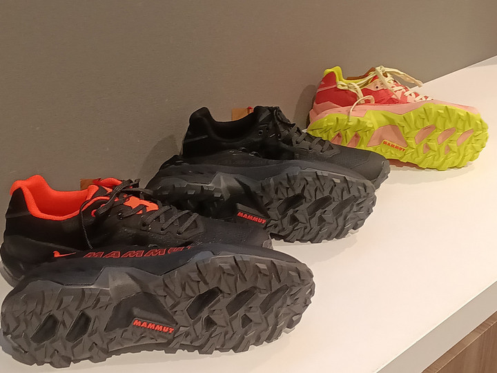 着用一回マムート Yatna II High GTX UK8 サファリブラック 