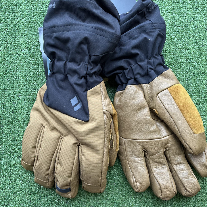 好日山荘 金沢西インター大通り店 : ブラックダイヤモンドの冬山グローブ!