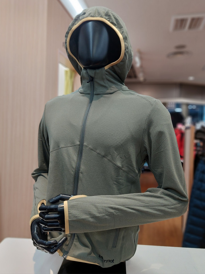 好日山荘 横浜西口店 : 軽量・保温・通気性が揃ったグリッドフリース