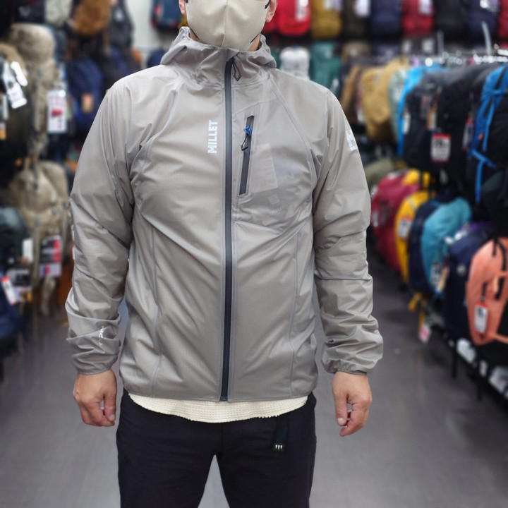 好日山荘 横浜西口店 : 話題の超軽量・高性能な防水ウェア MILLET