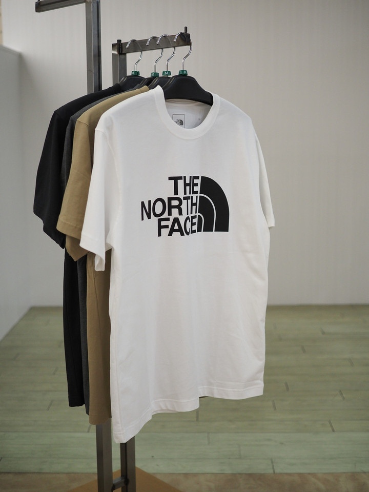 好日山荘 さいか屋横須賀店 : TNF 半袖Tシャツ続々入荷中！