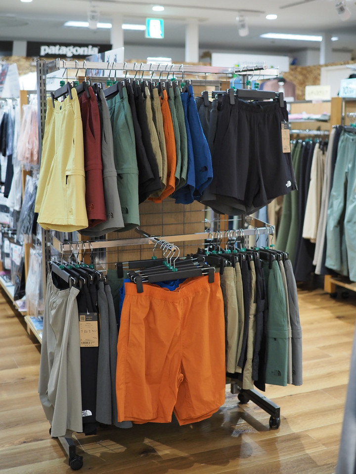 好日山荘 さいか屋横須賀店 : 山に、水辺に！ TNF/ショートパンツ
