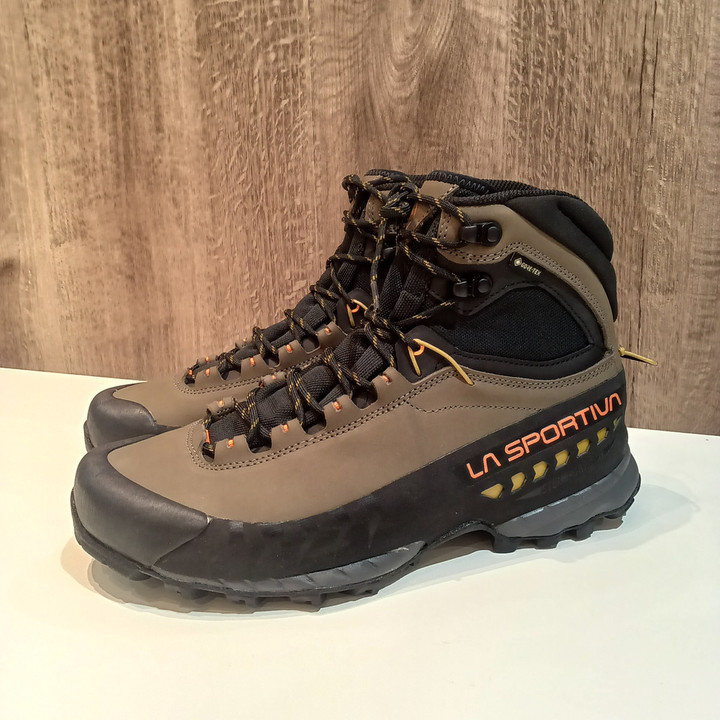 好日山荘 本厚木ミロード店 : LA SPORTIVAを履いて山へ行こう！