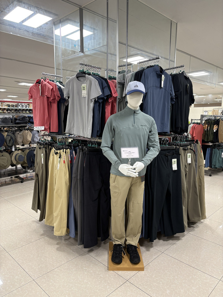 好日山荘 アルピコプラザ松本駅前店 : マーモットのスぺシャルセールが