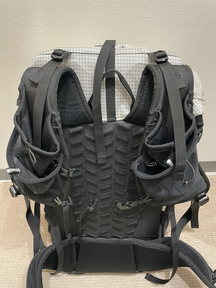 好日山荘 調布パルコ店 : カリマーの軽量テント泊ザック cleave 40を