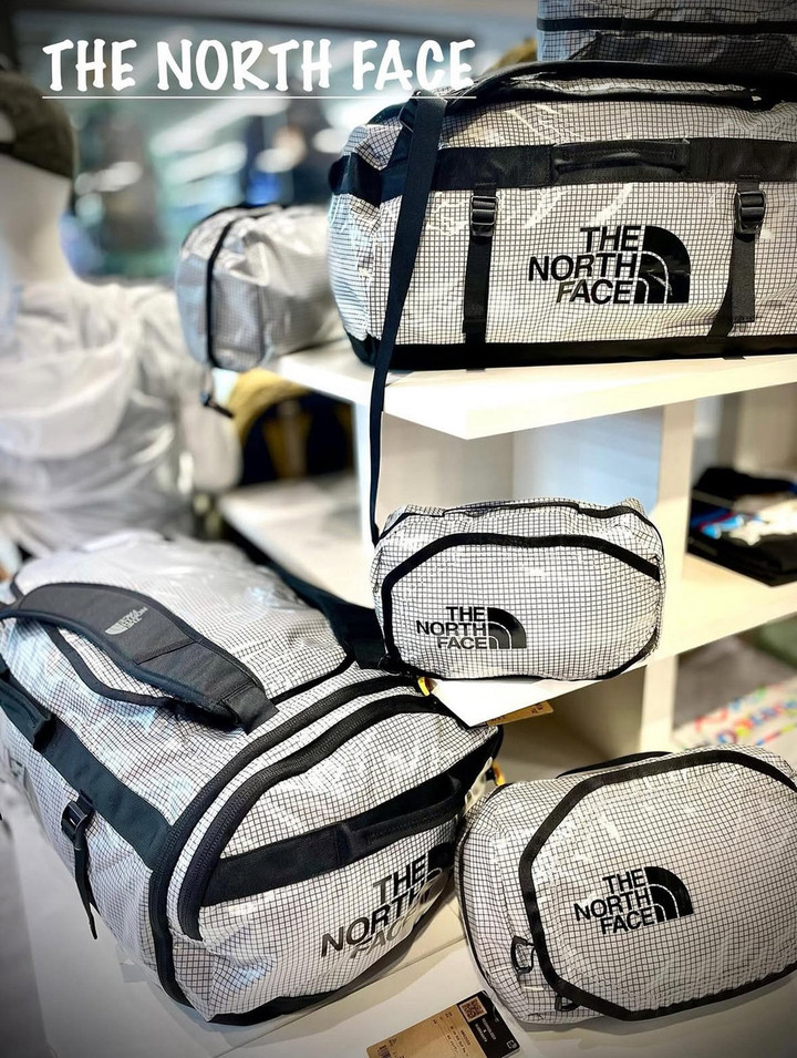 好日山荘 センタープラザ神戸本店 : THE NORTH FACEからダッフル