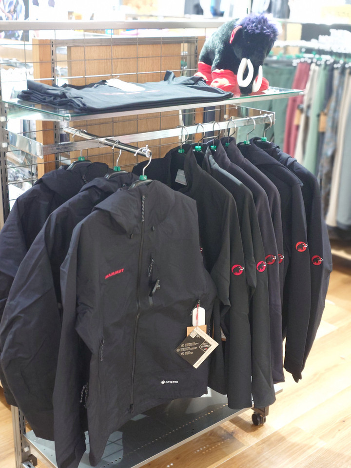 好日山荘 さいか屋横須賀店 : MAMMUT/Classic Logo Collection