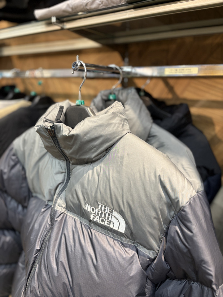 GRAYSON グレイソン　ネイビー グレー ジャケット　美品　レア 好日山荘 イオンモール須坂店 : THE NORTH FACE / NUPTSE JACKET