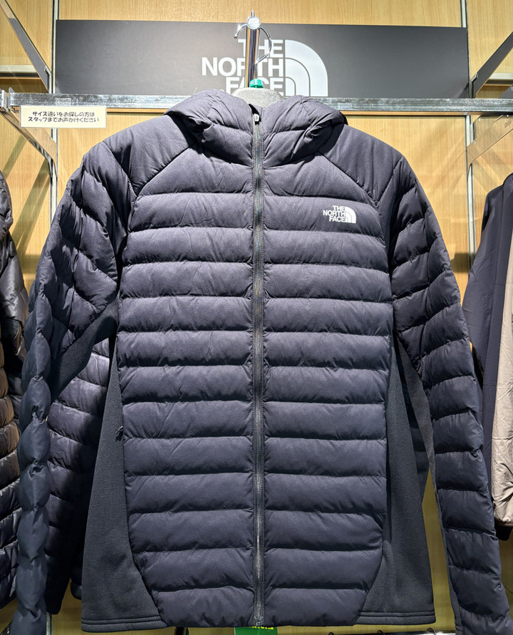 好日山荘 春日井店 : 真冬のランニングにも使えるRed Run Hoodie