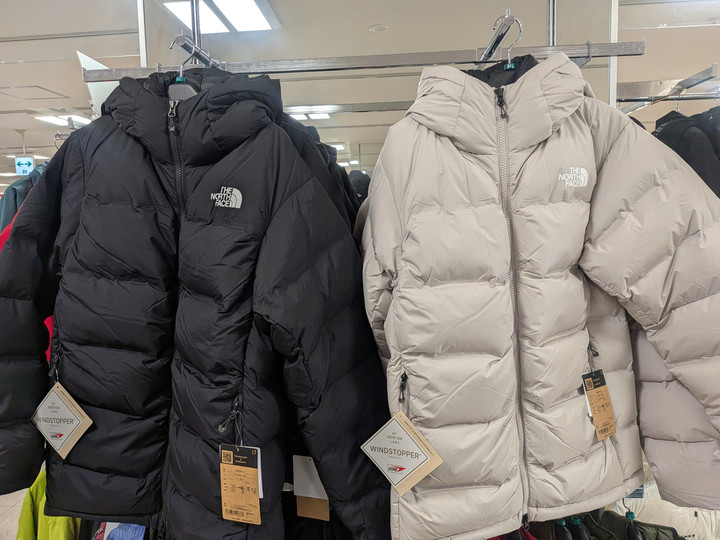 好日山荘 アルピコプラザ松本駅前店 : ダウンジャケットが入荷してます。