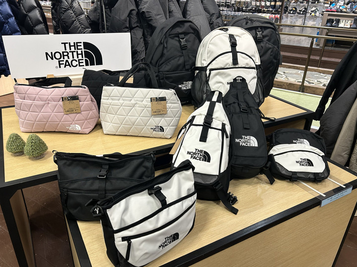 the north face 新品タグ付きのバッグ 好日山荘 諏訪ステーションパーク店 : ノースフェイスから2026年新作