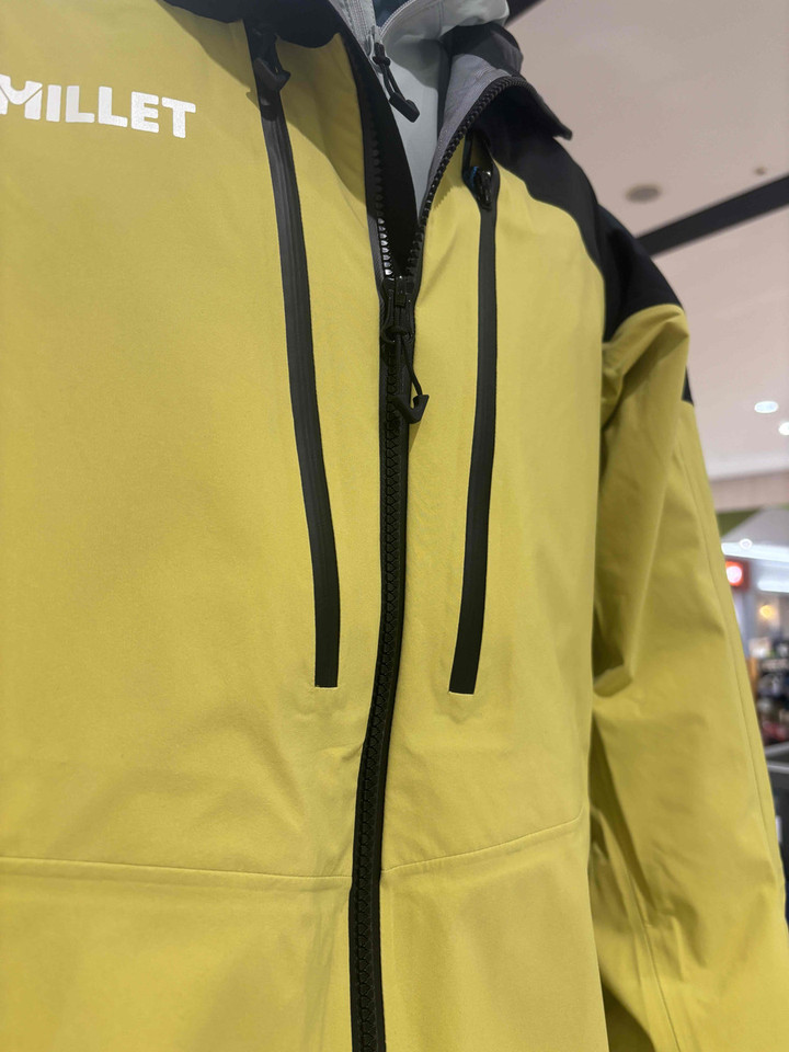 ダイアンフォンファステンバーグ ベルト 多機能ベスト ジャケット ポケット 登山 ユニセックス】ティフォン ファントム ファスト ジャケット | Millet