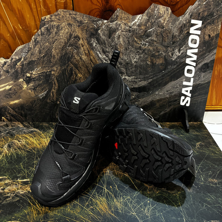 好日山荘 本厚木ミロード店 : 大人気!!Salomonの定番アウトドア