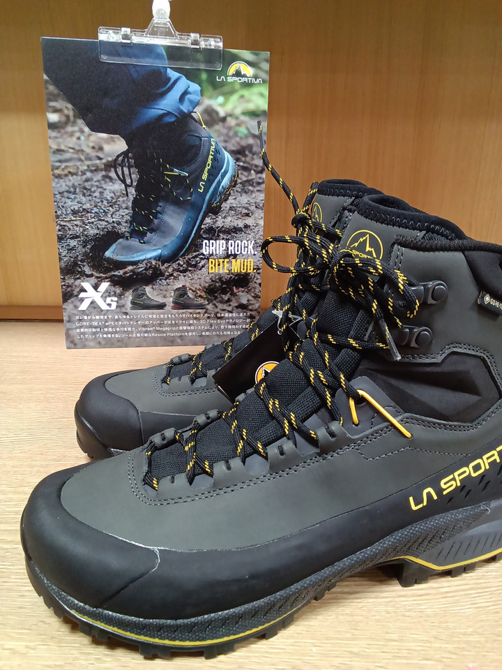 ＬＡ  SPORTIVA  登山靴  最終値下げ！ LA SPORTIVA（スポルティバ） 登山靴 TX5 EVO GTX MID 送料無