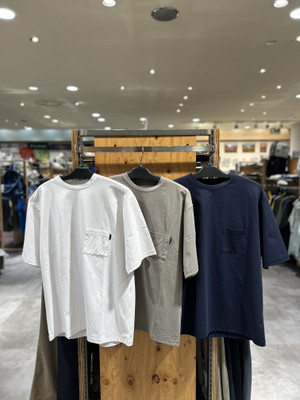 速乾Tシャツで街でも着れるデザイン