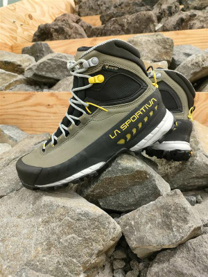 Df9063397ef94c65a8c20715e55b925d