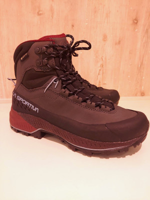 D681433e577c4c8cb71304371859c228